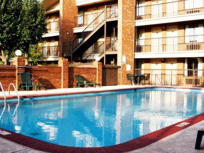 Hotel Baymont By Wyndham Nashville 2*